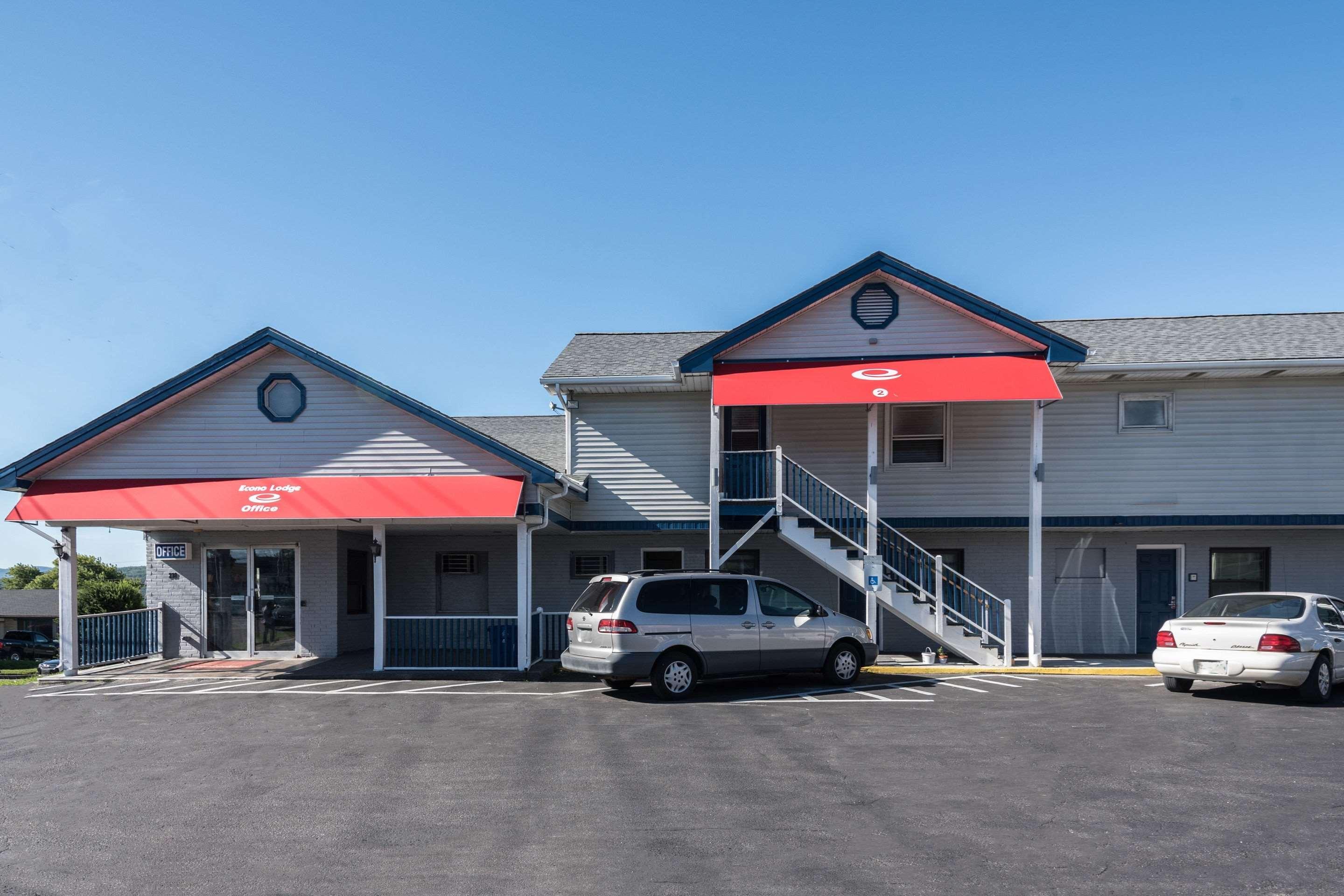 Econo Lodge Rutland City Near Hwy 7 Exterior photo